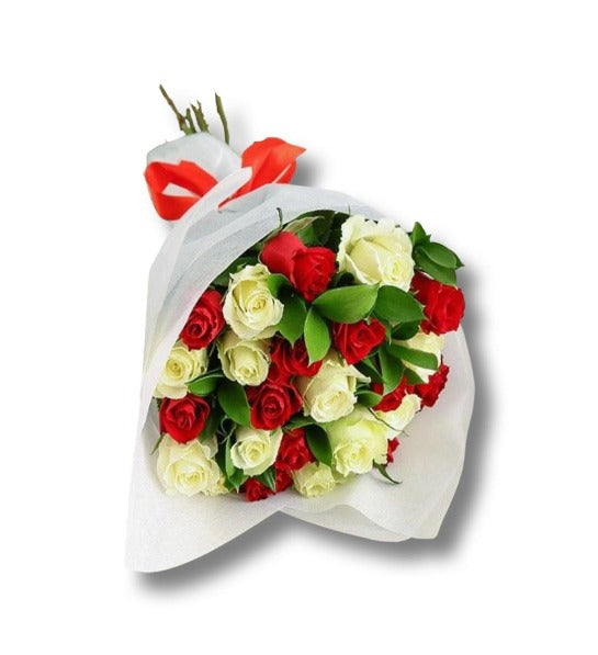 Mélanger le rouge avec 24 roses blanches